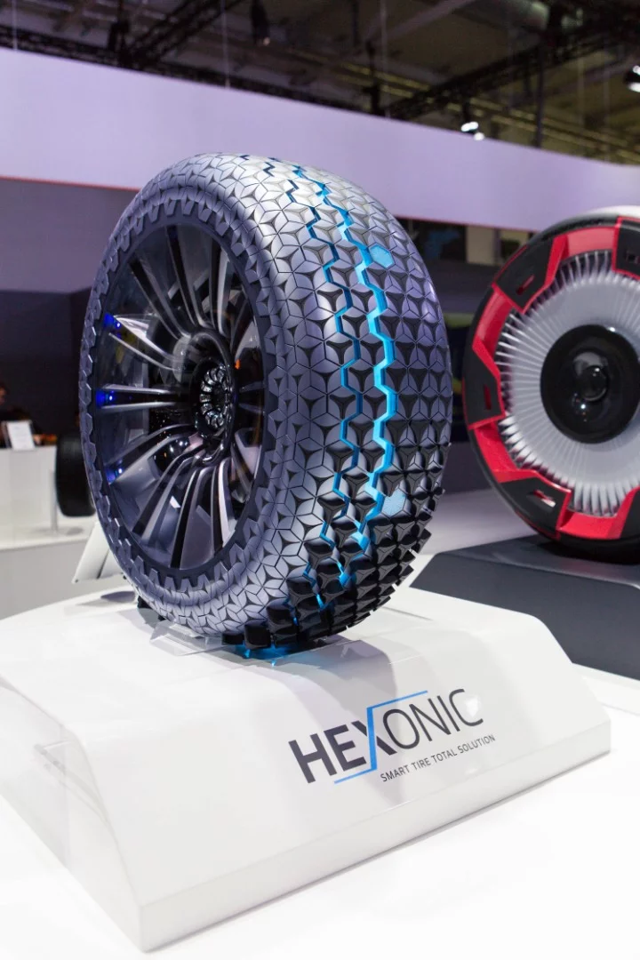 Hankook Hexonic concept tires: have seven sensors on-board to read the road and react to conditions