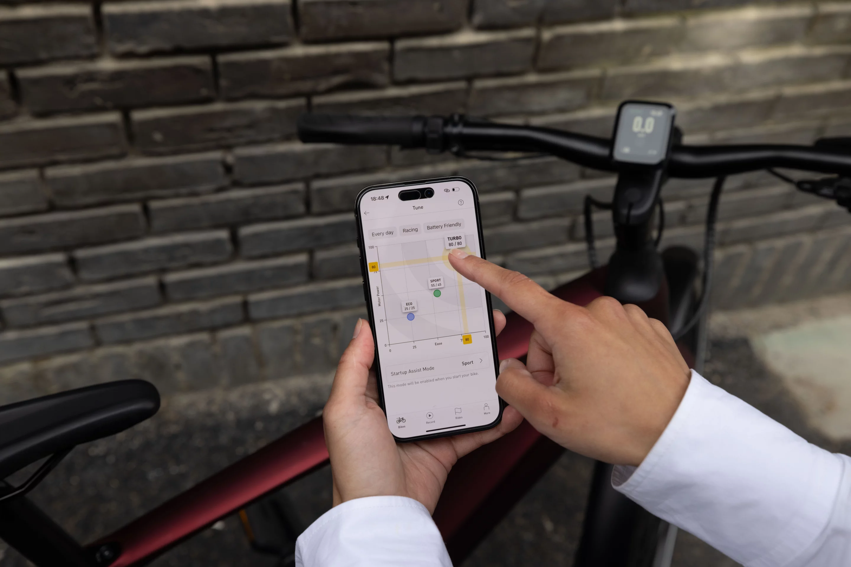 The Vado SL 2 Alloy's performance parameters can be tweaked in the mobile companion app