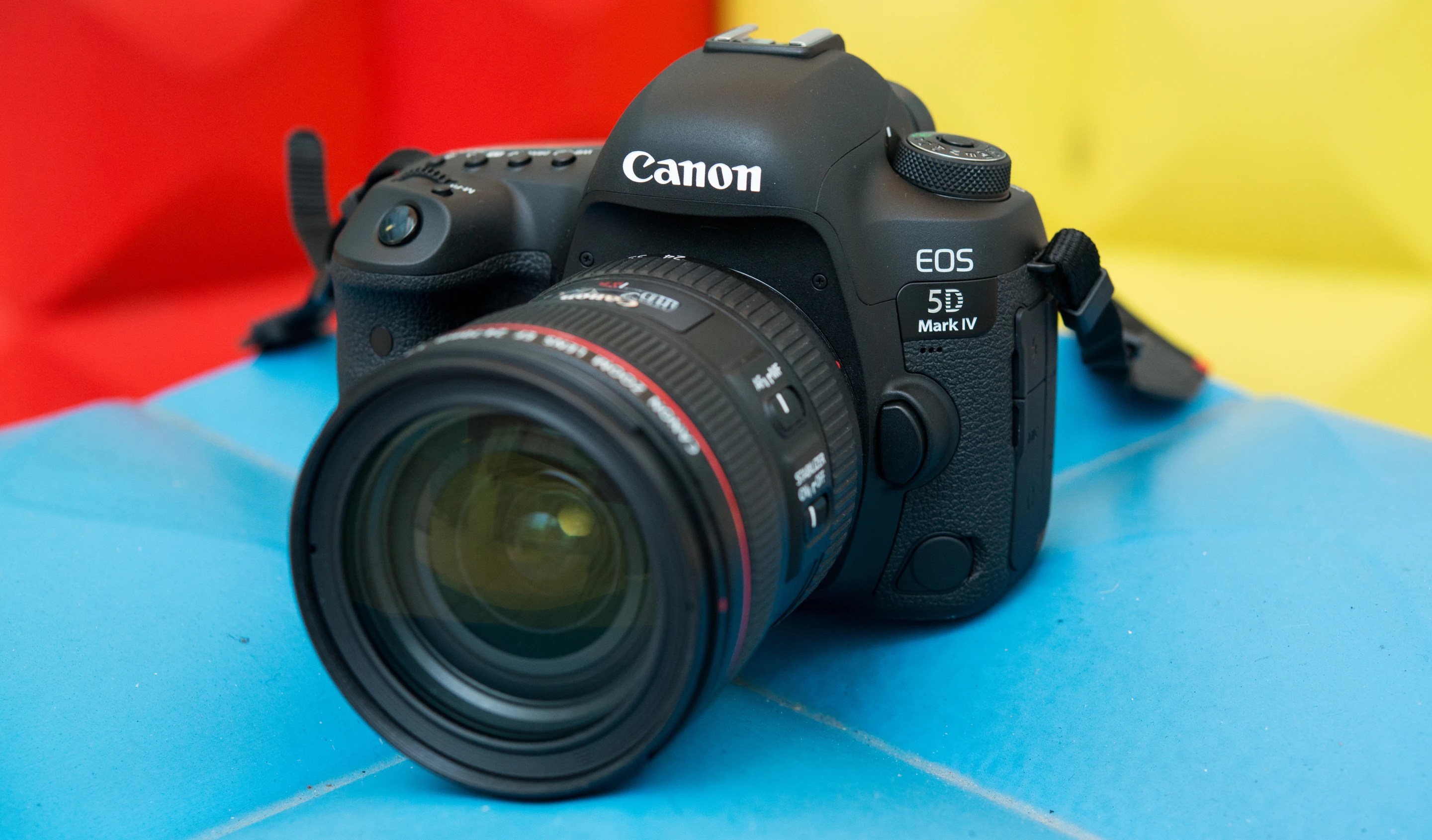 New Atlas goes hands-on with the Canon EOS 5D Mark IV DSLR