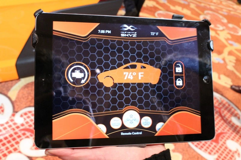 Elio has a custom tablet-based infotainment system (Photo: Eric Mack/Gizmag.com)