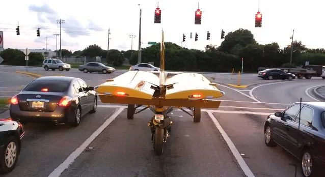 The PD-2 includes all the necessary lights for road use