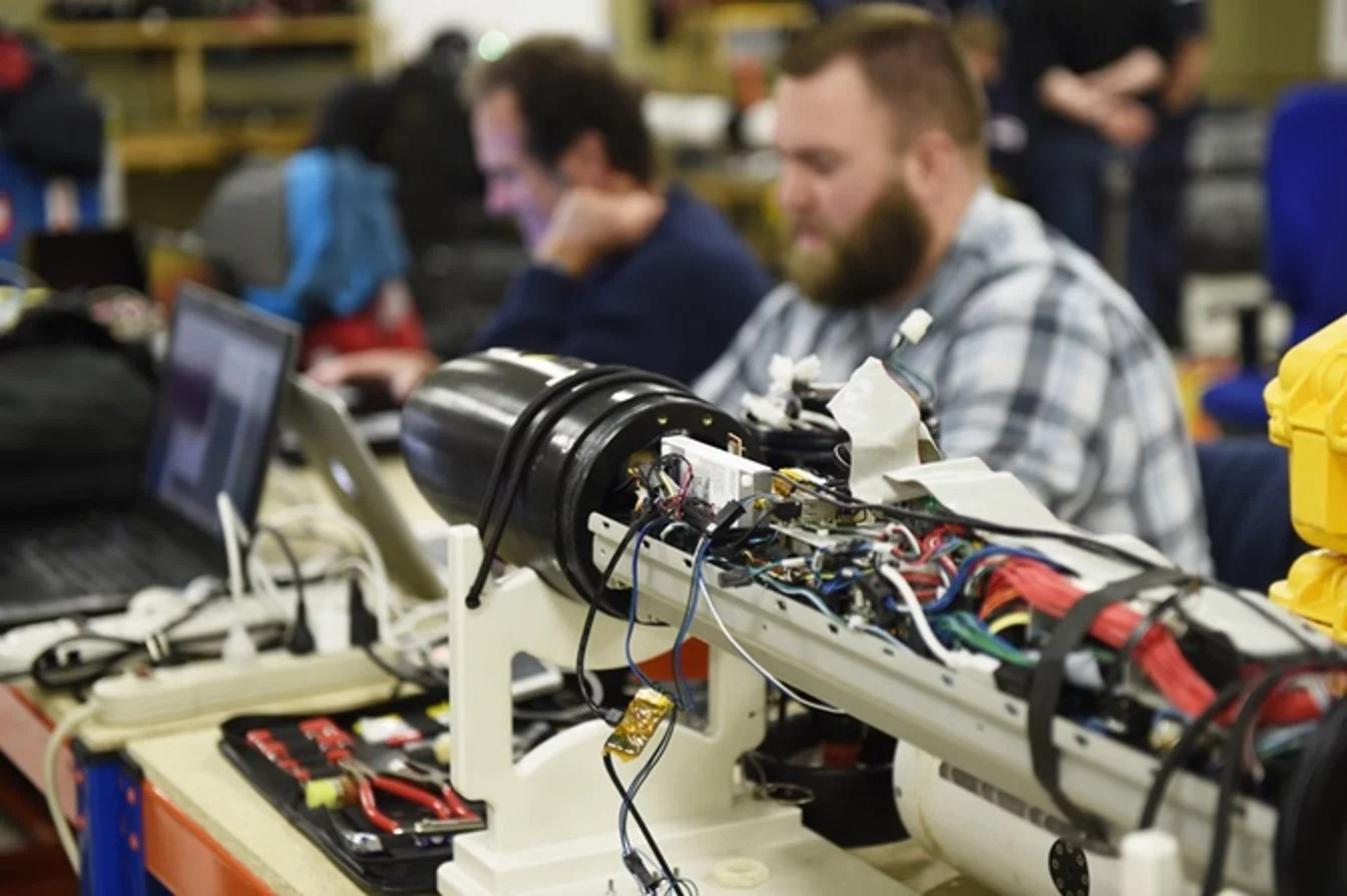 Teams gather in Hell Bay IV