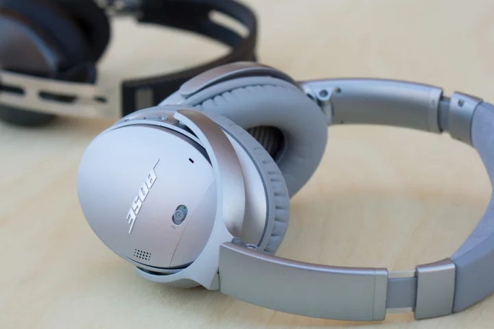 Our early impressions of the Bose QuietComfort 35 are very positive – even next to the leading Sennheiser Momentum wireless