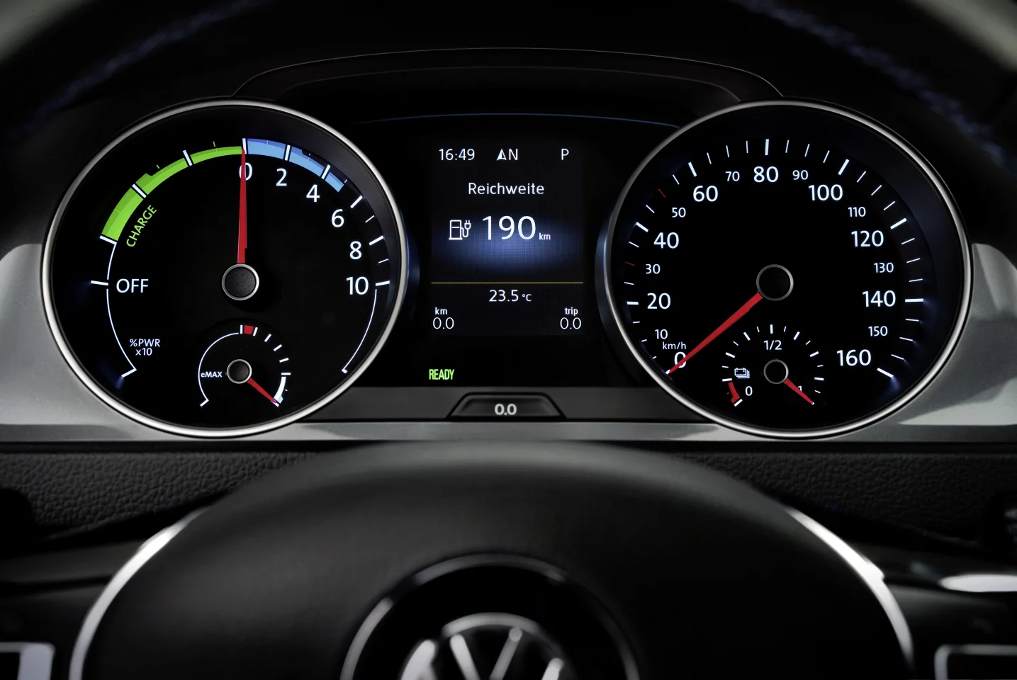 e-Golf also provides three driving modes and four levels of regenerative braking so drivers can adjust performance and efficiencies as desired
