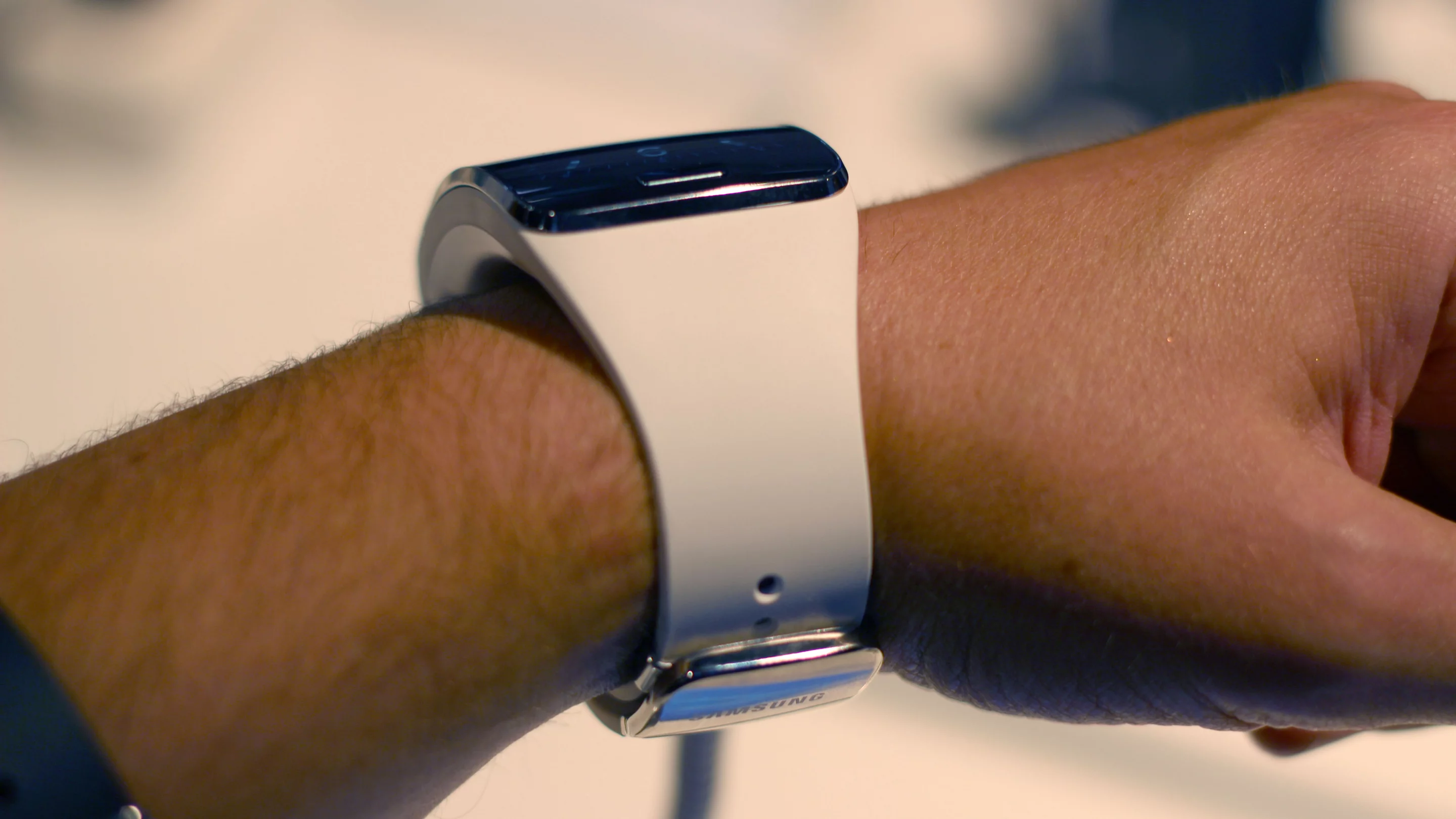 Samsung Gear S (Photo: Will Shanklin/Gizmag.com)