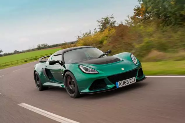 Lotus has unveiled the Exige Sport 350 model with full specifications and a price starting at £55,900 (US$84,848)