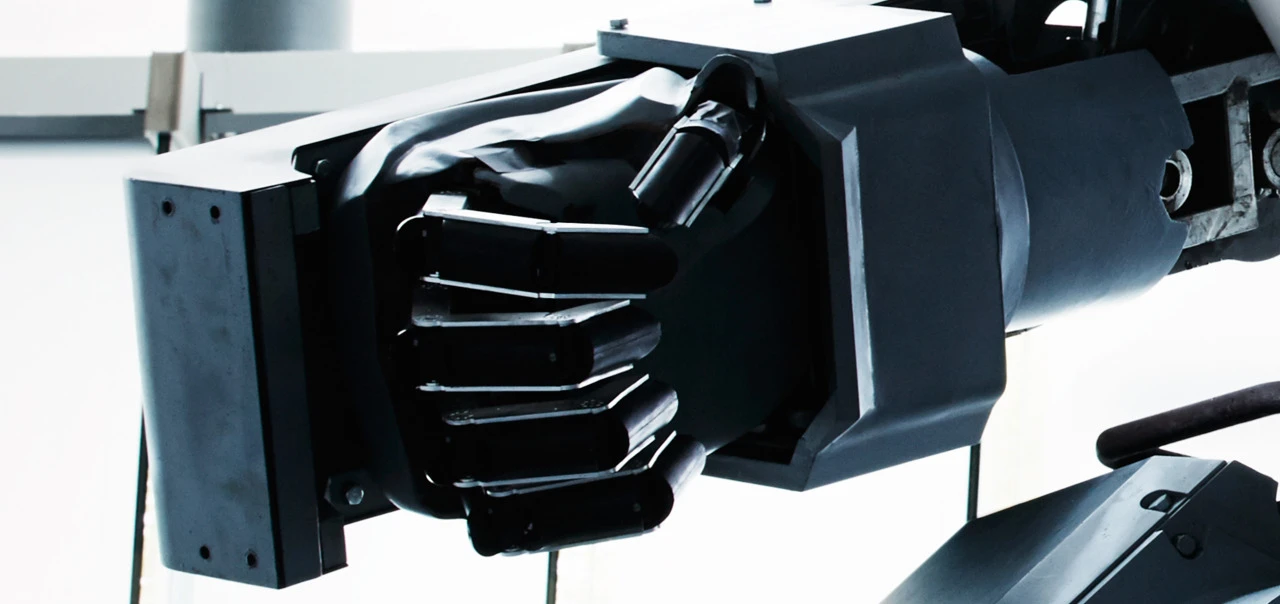 Kuratas: humanoid hands