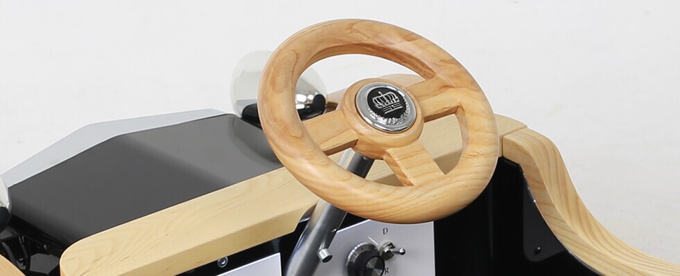 The wooden steering wheel in the D.Throne