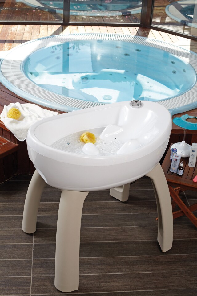 Baby jacuzzi launched by BluBleu