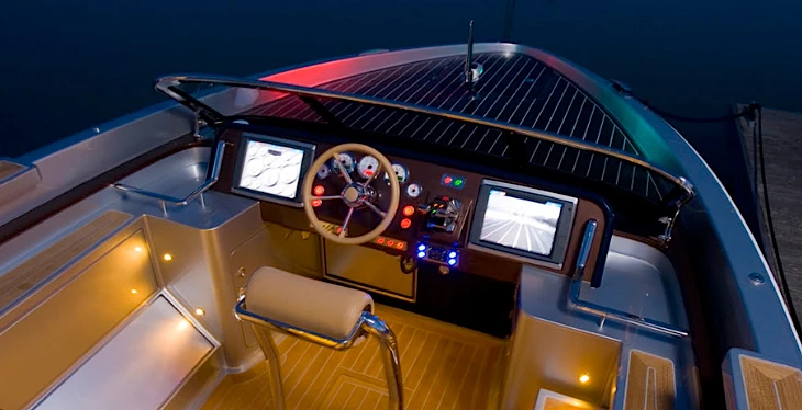 2012 Motor Yacht of the Year, Tangotender helm and console