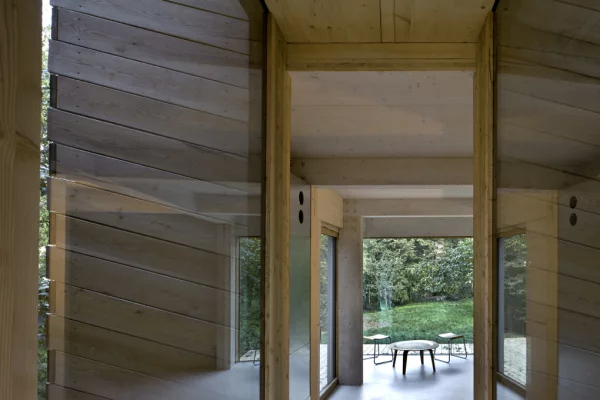 The building can be disassembled at the end of its life cycle and its materials can then be separated and recycled