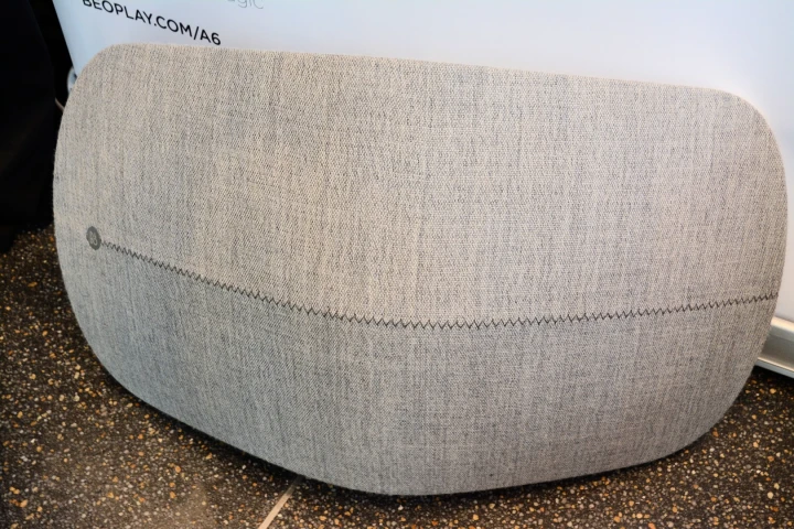 The wool-blended fabric covers for the BeoPlay A6 come in light grey, dark grey, dusty blue, and dark rose
