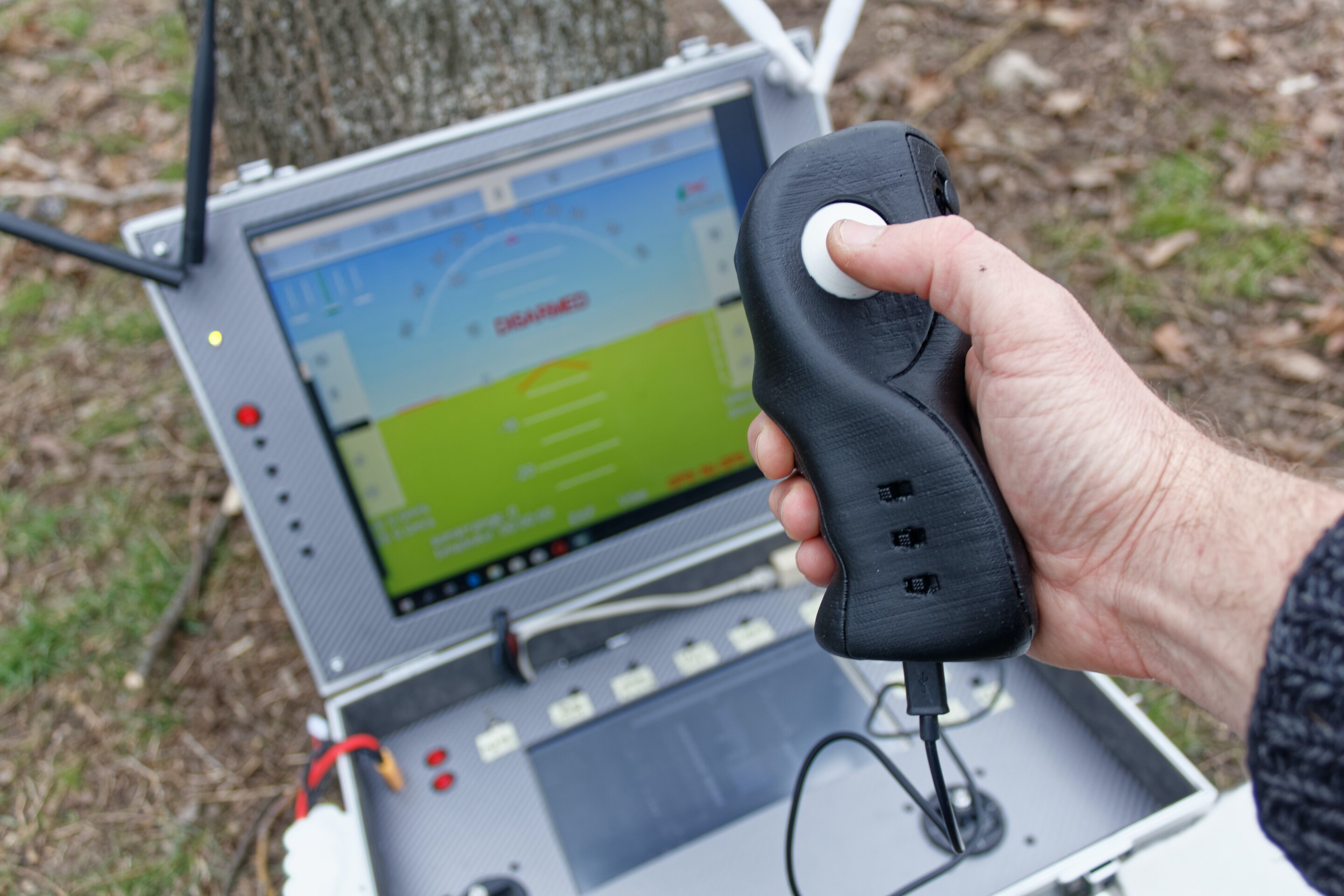 Визуальное ручное управление бпла. Джойстик для управления дроном. Контроллеры беспилотников. Джойстик от БПЛА. Джойстик для тренажера беспилотника.