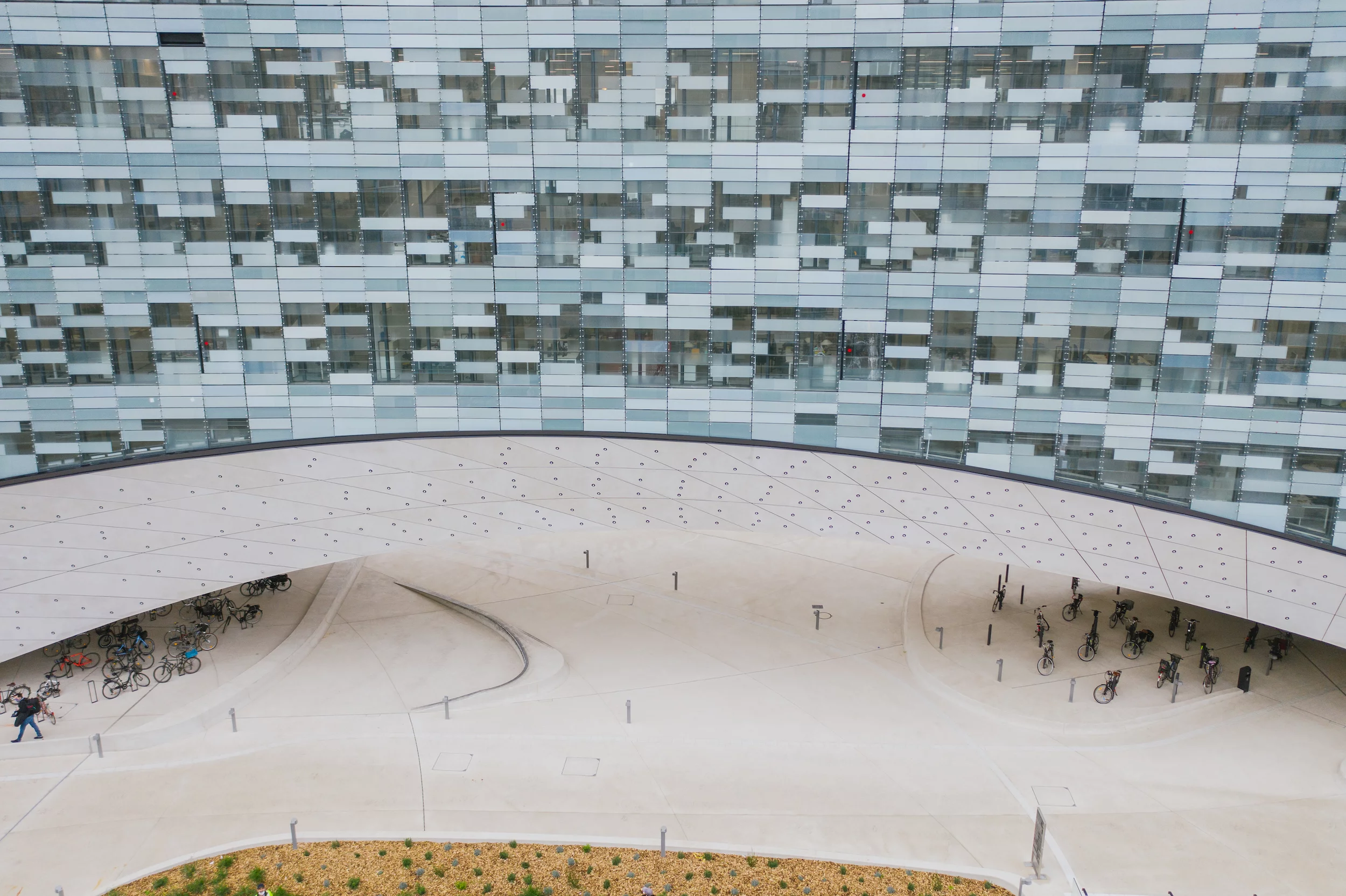 The new Le Monde headquarters' archway spans an area that couldn't be built on because there are railway lines underground