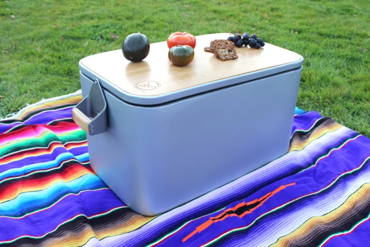 The Wooly cooler has a capacity 52 quarts (50 L)