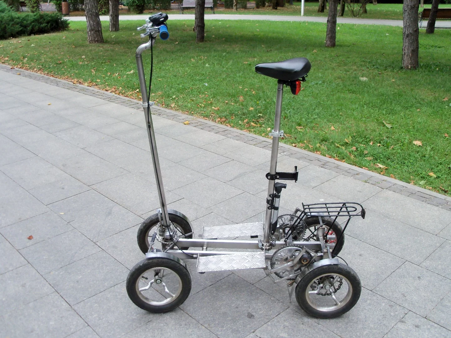 Carpii 4ciclet: works the calves and butt rather than the quads