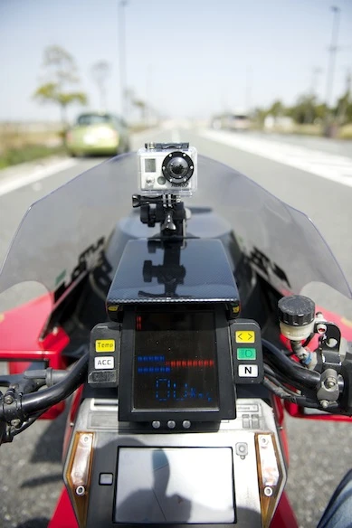 Tejima even went the extra step and implemented a digital dashboard and working GPS navigator