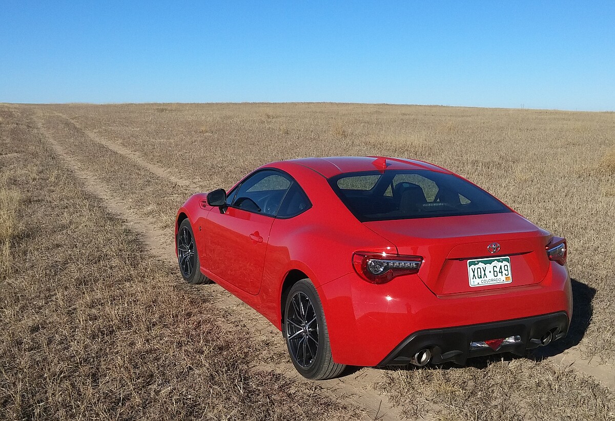 Everything about the 2017 Toyota 86 exudes fun times