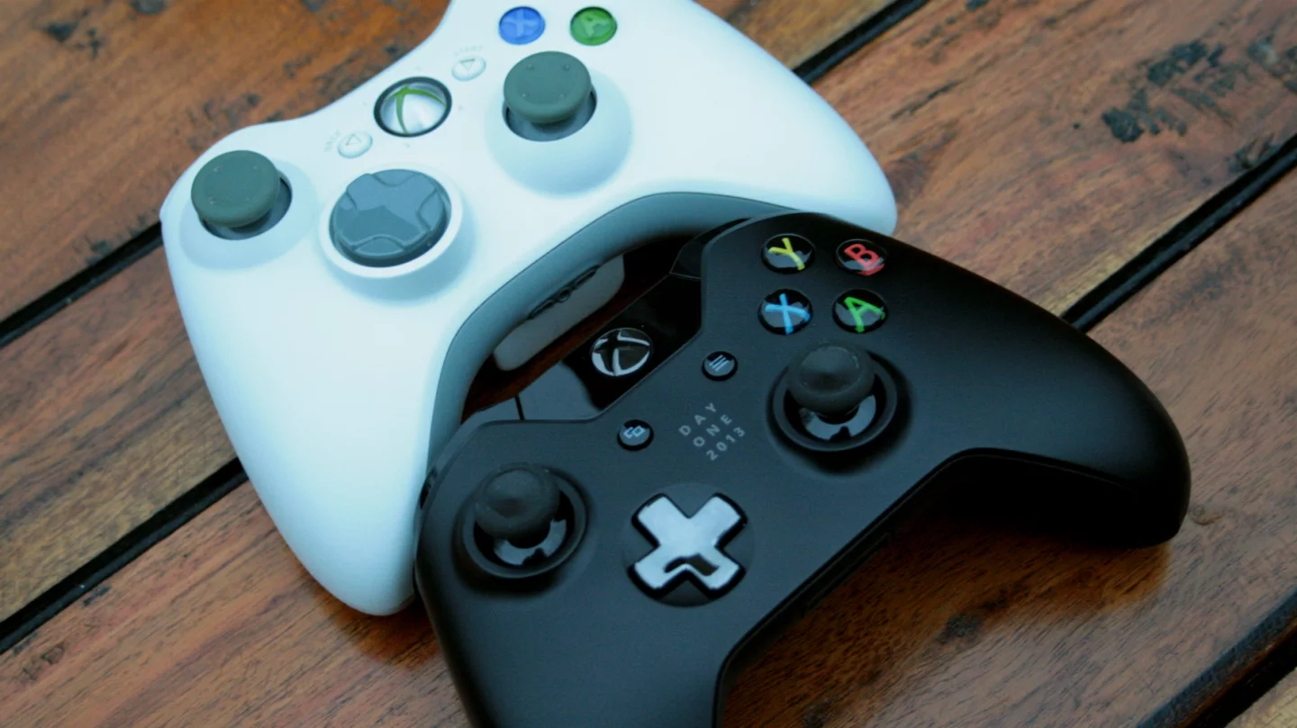 Xbox 360/Xbox One controller comparison