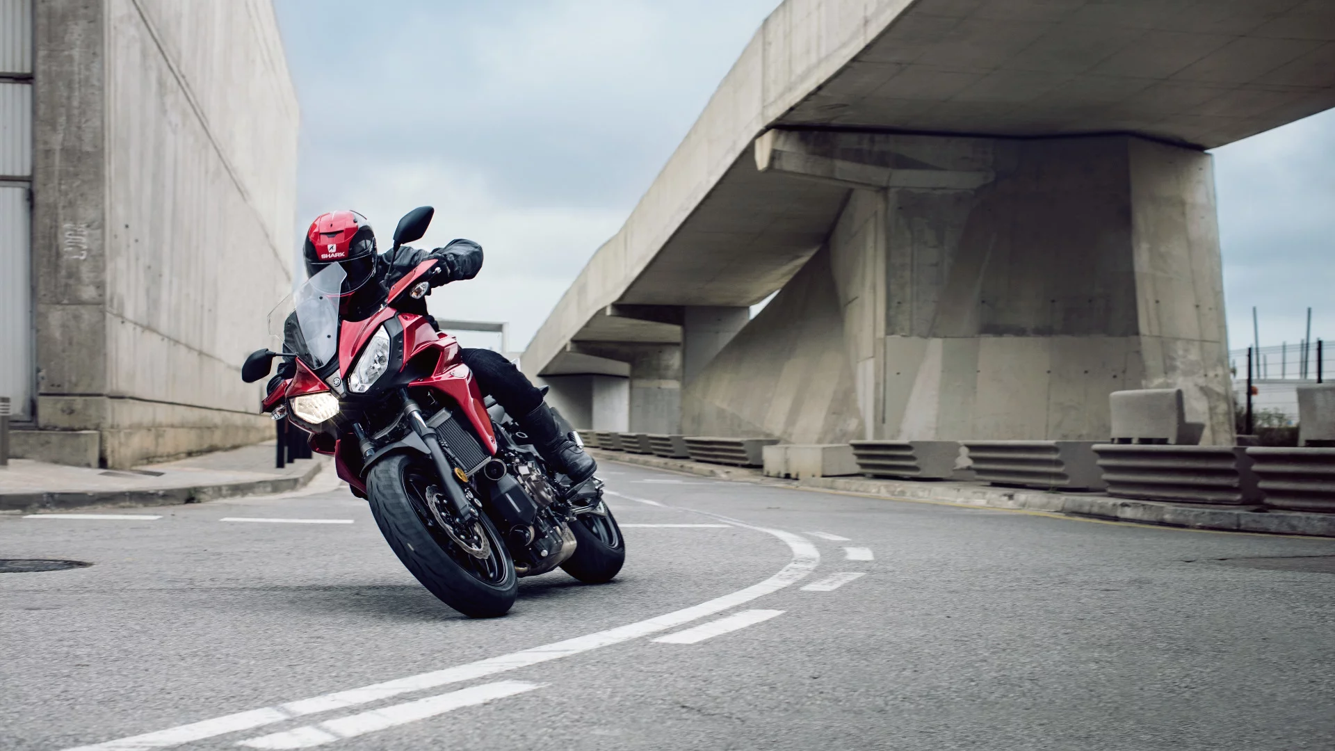 The Yamaha Tracer 700 shares the same frame, engine and suspension as the MT-07 naked roadster