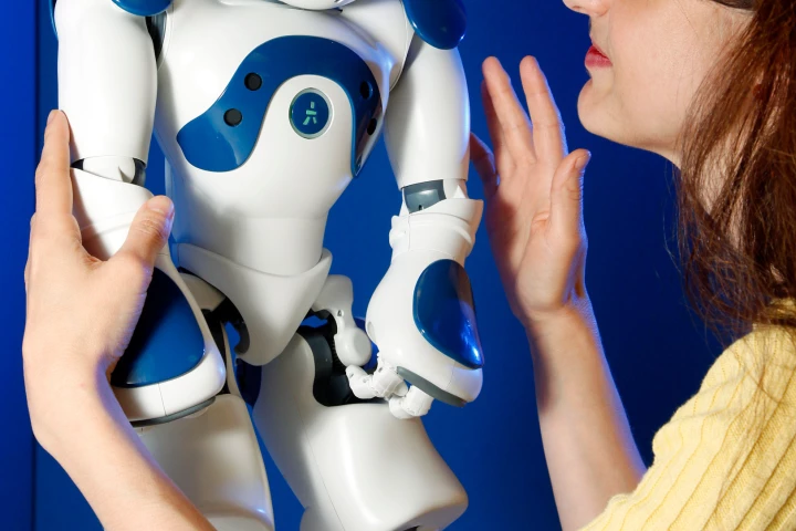 Dr Canamero with a sad robot