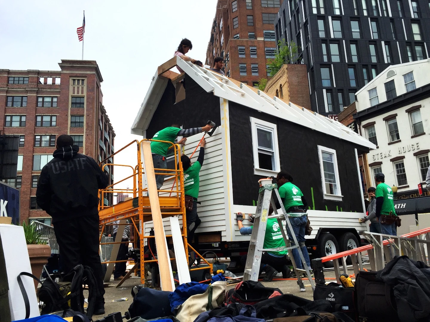 The tiny home measures 20 x 8 ft (6 x 2.5 m)
