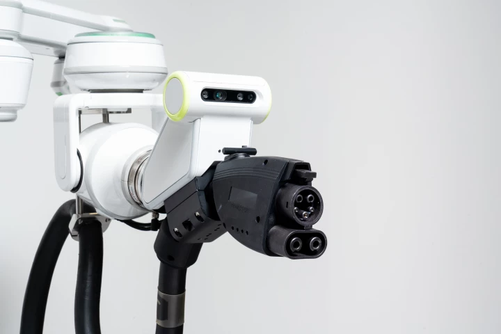 The ACR uses its sensor and control hardware to precisely line up the charger and vehicle charging port, and then connect the two