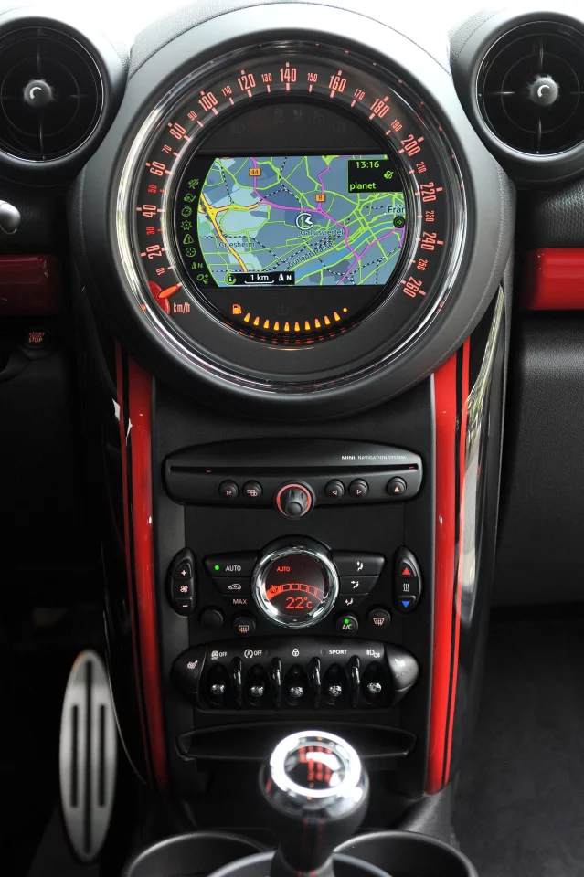 Dashboard detail (Image: BMW)