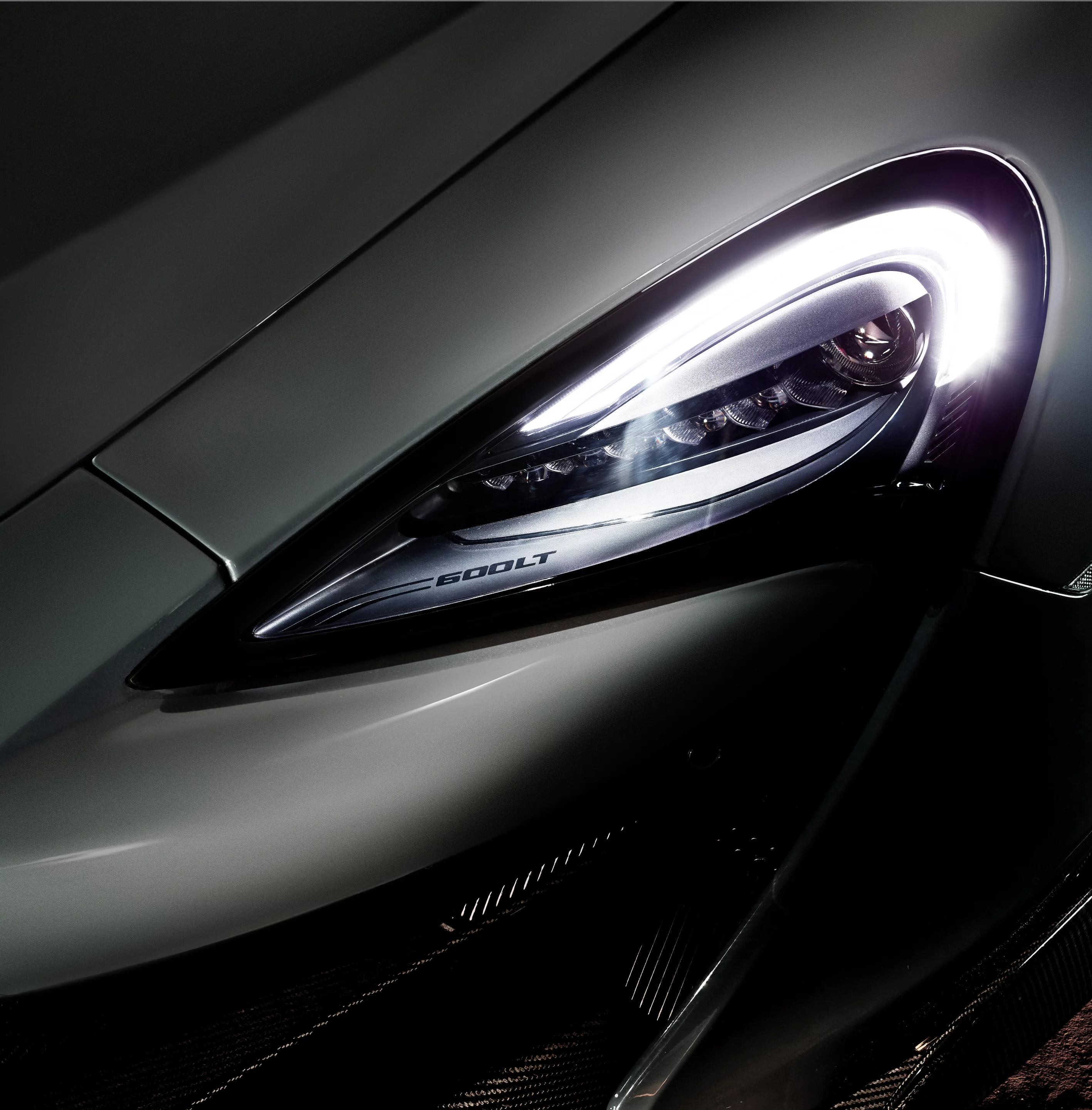 McLaren 600LT: headlights