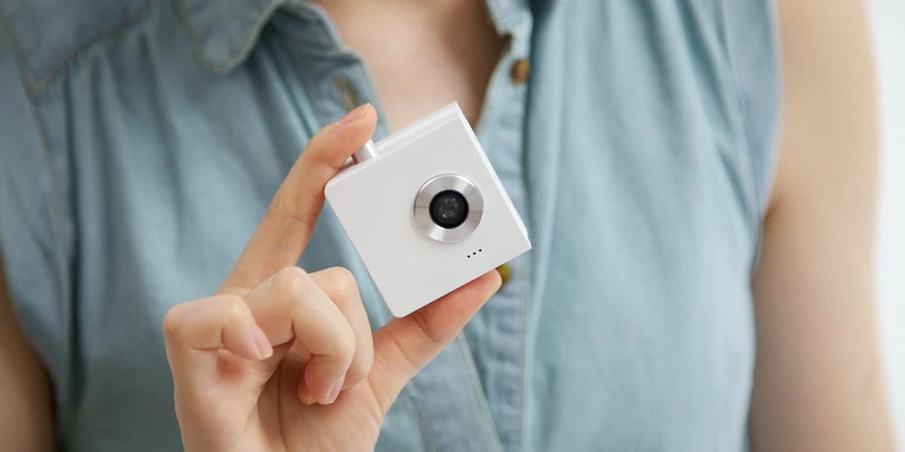 Liao has produced a non-functioning model of a sleeker version that would include individual lenses and view screens for each half of the Duo