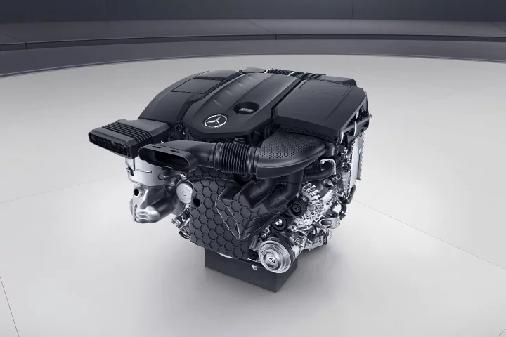 The new engine design cuts fuel consumption and CO2 output by around 13 percent while raising power output to 143 kW from 125 kW compared to its predecessor