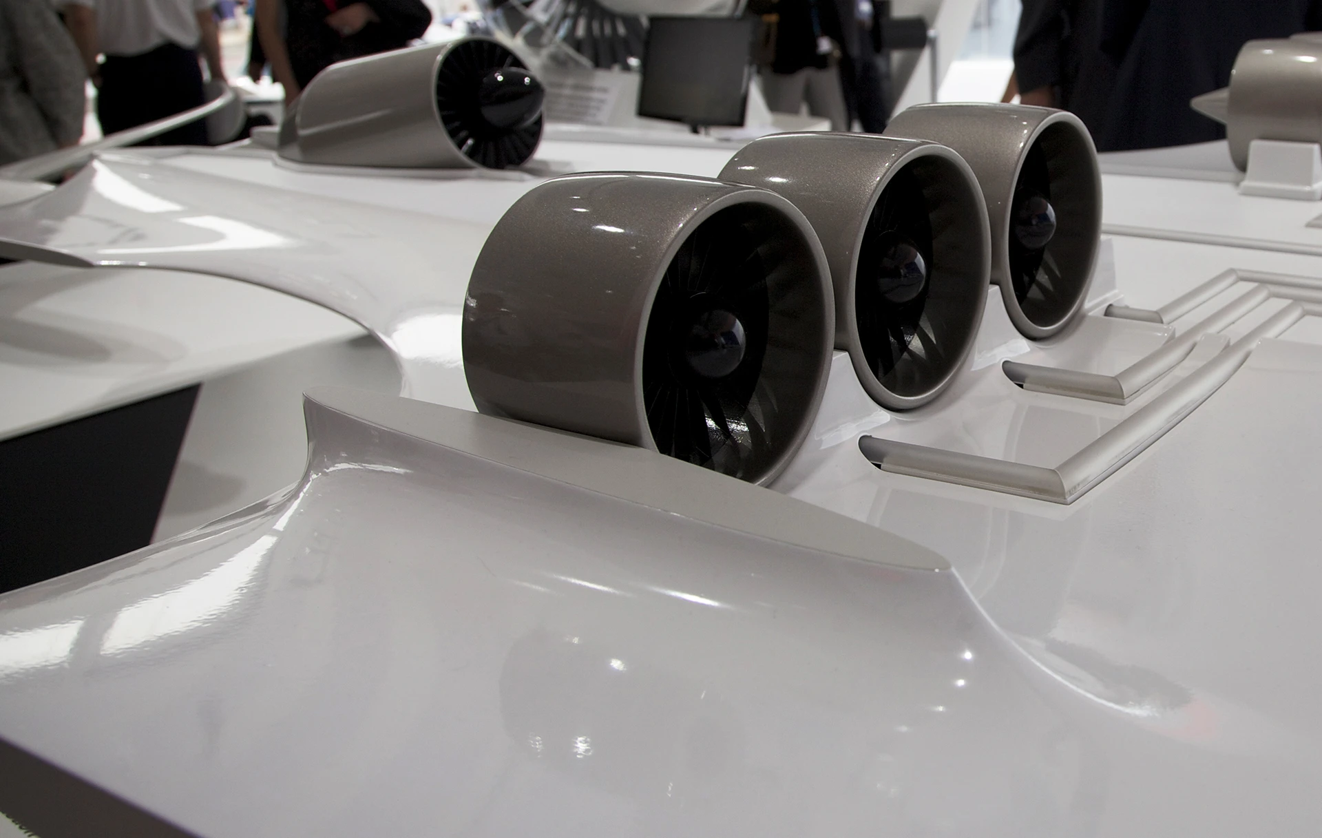 An EADS model of E-Thrust shows a cluster of electric fans mounted on an airplane wing (Photo: Gizmag)