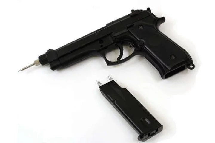 Modder Mike Warren has given meaning to the term "soldering gun," by combining a battery-operated soldering iron with an old air pistol to make a cool hand-held heat weapon