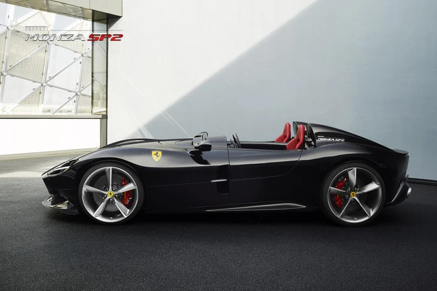 The Ferrari Monza SP1 and SP2 feature full carbon fiber body shells