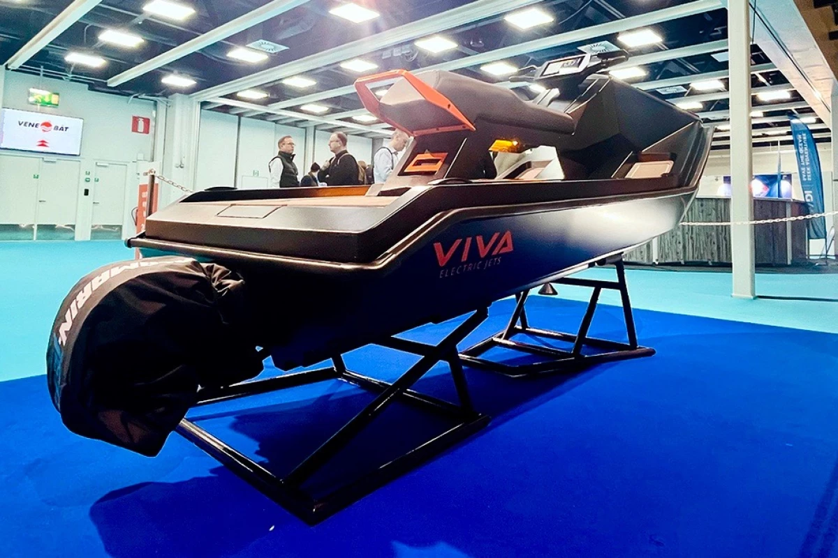 Viva shows its electric PWC at the 2024 Helsinki Boat Show