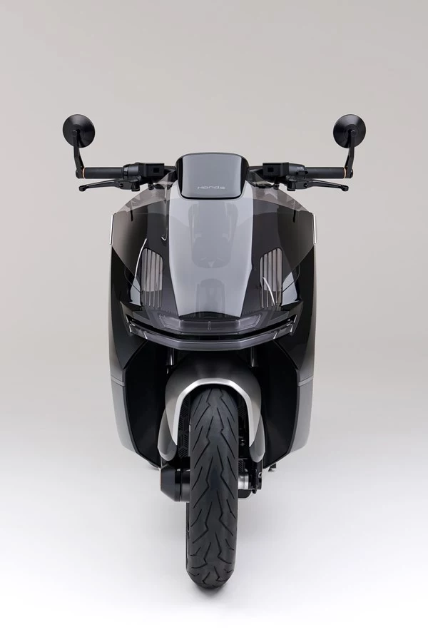 The EV Urban Concept features an intuitive human-machine interface