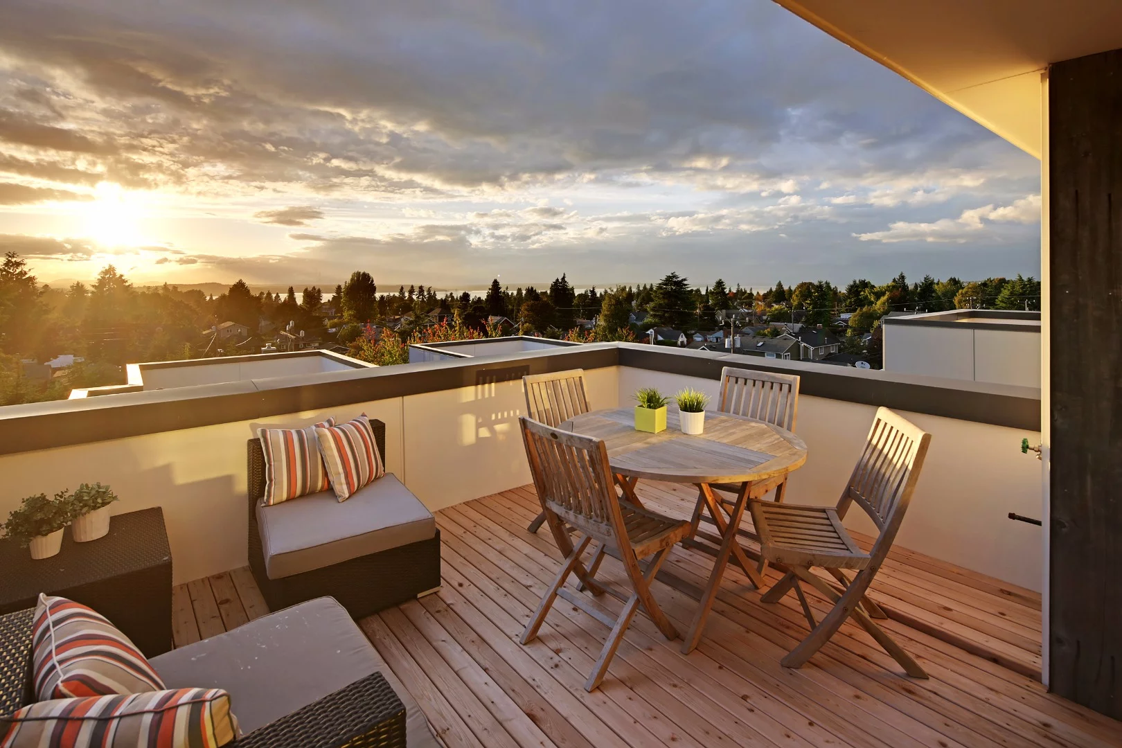 There are outside decking areas for residents to enjoy good weather