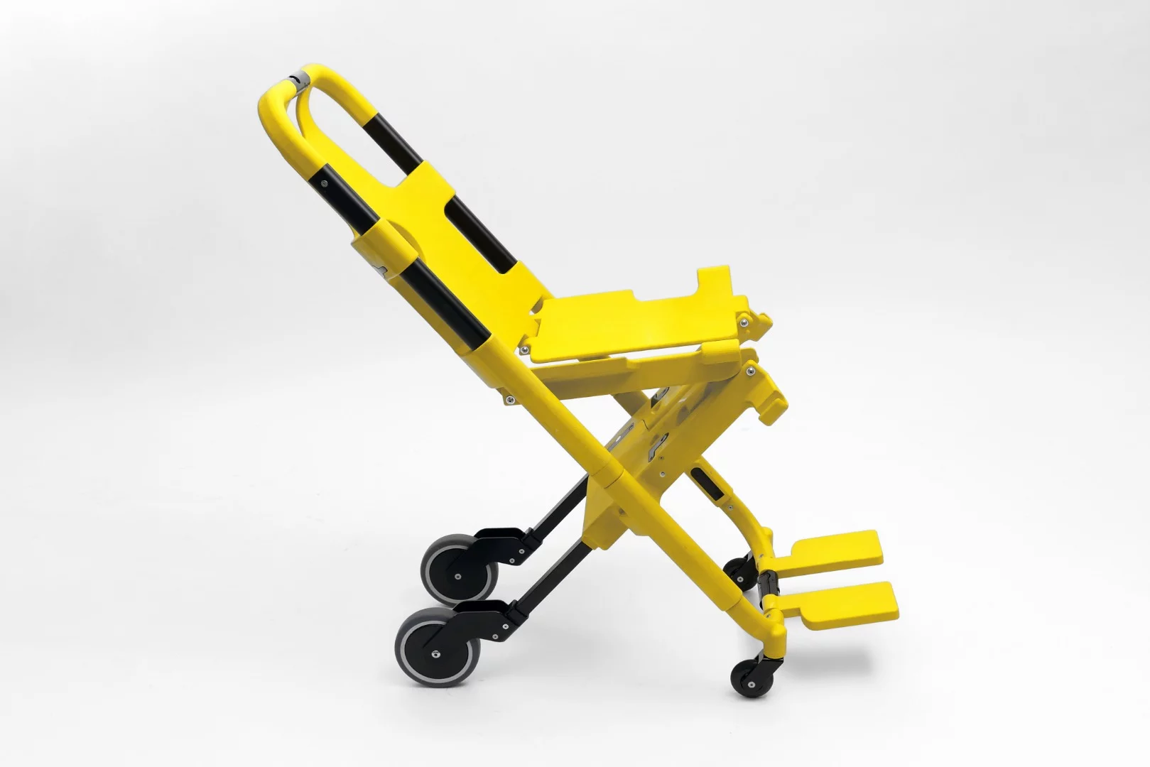 As well as transporting patients, the Multi Scoop Pro can also be used to haul gear to the site of an emergency