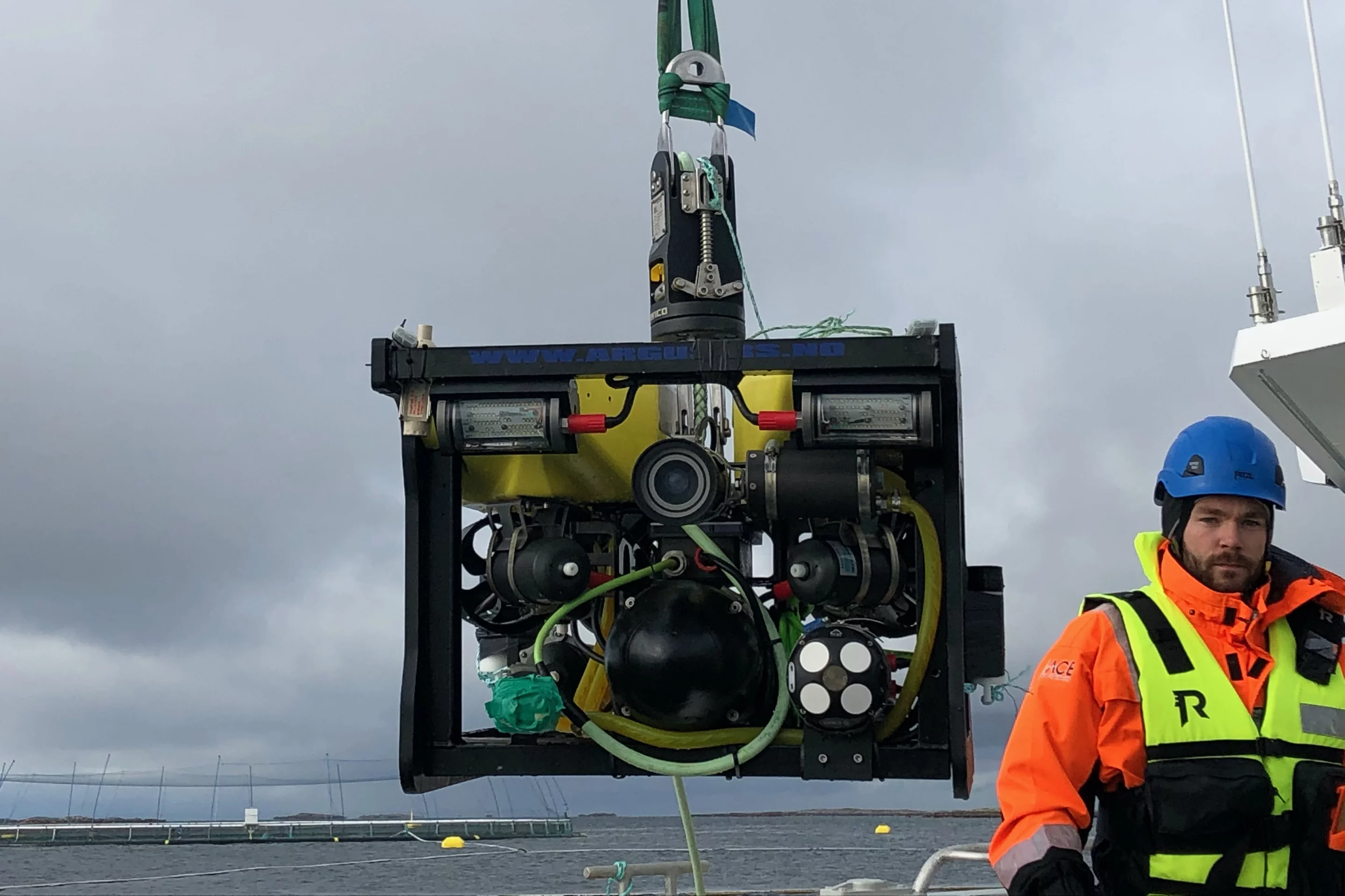 Although described as an ROV (remotely operated vehicle), the CageReporter robot could perhaps more accurately be classified as an AUV (autonomous underwater vehicle)