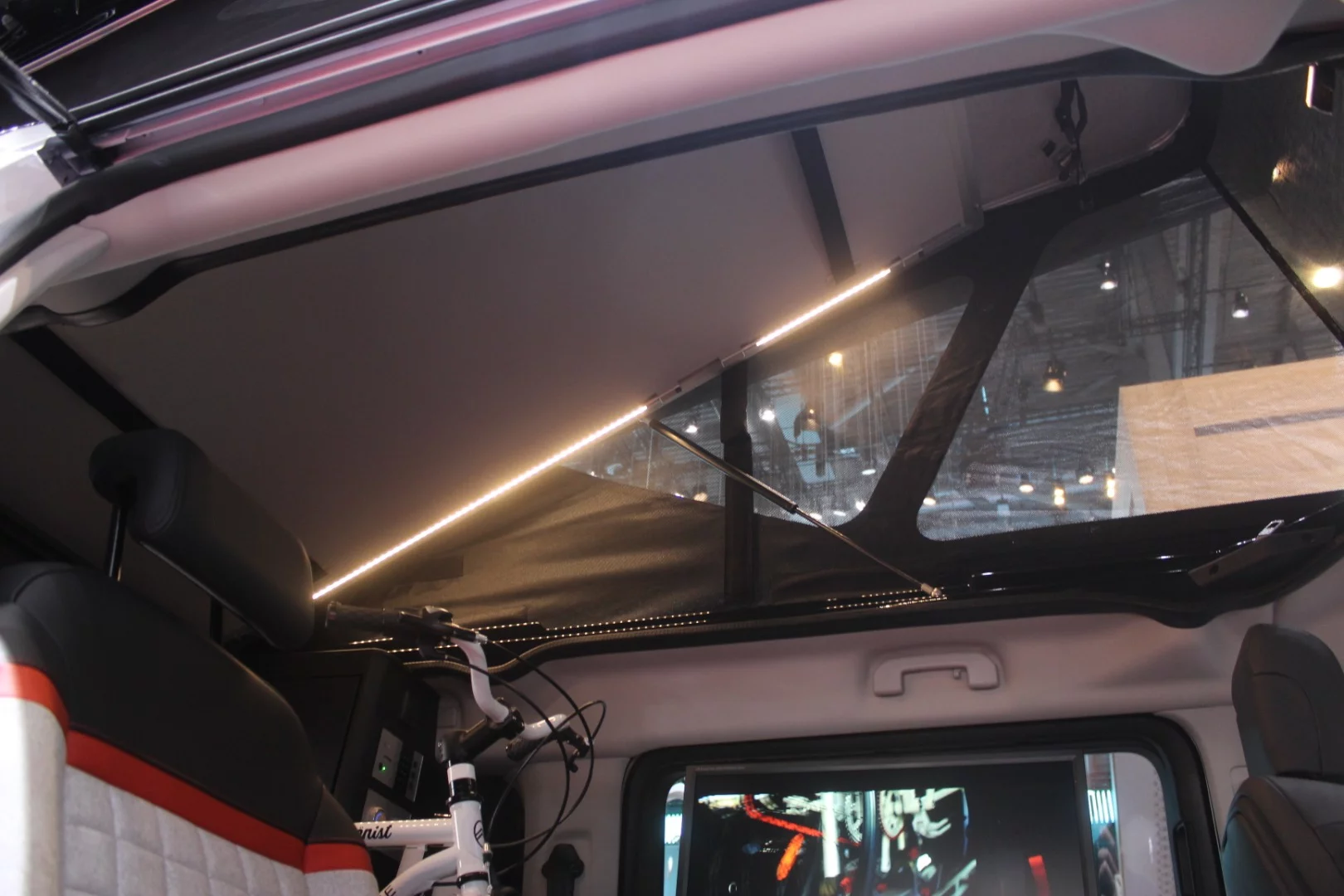 The two-person bed in the Citroënist folds up during the day to increase interior headroom