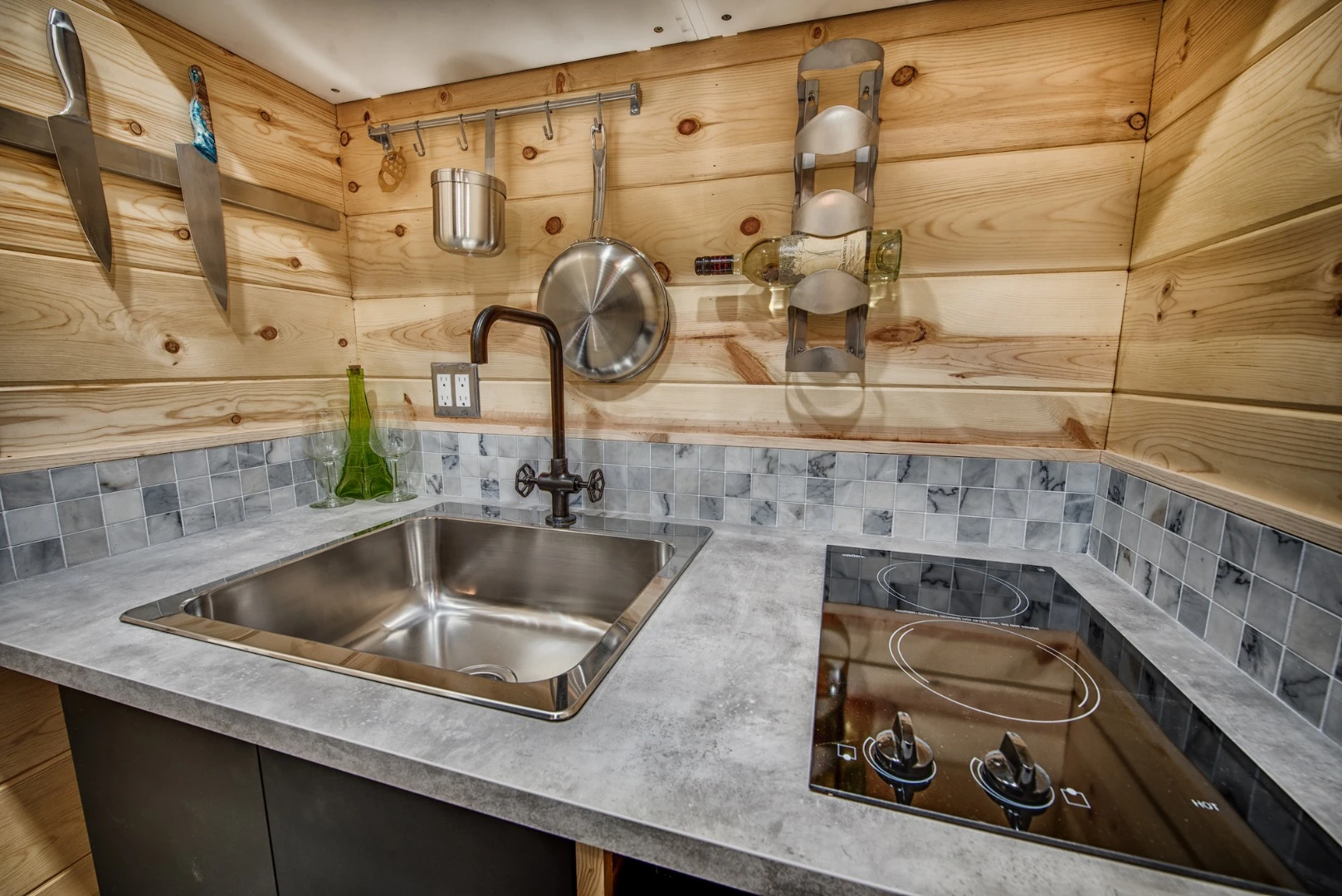 Another photo of the Acorn's kitchen