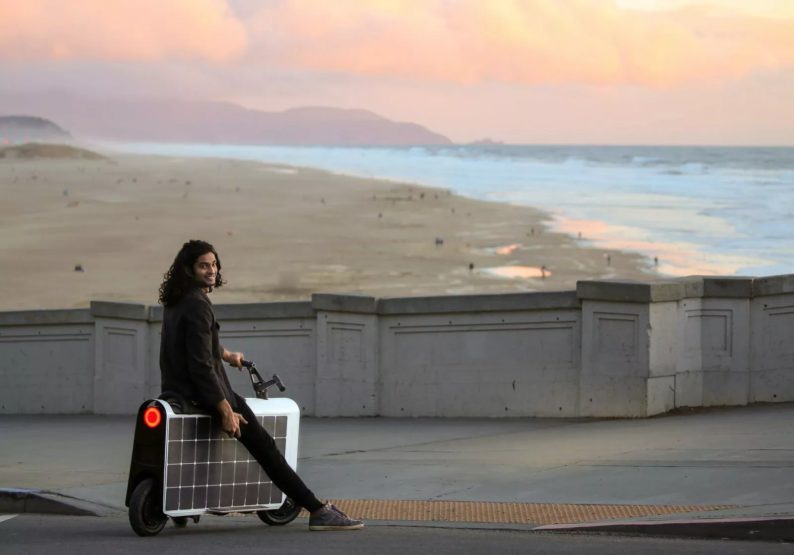 The scooter's battery charges to 80% in 90 minutes