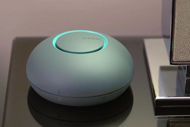 The Snooz makes real and adjustable white noise to help block out background noise when you are trying to get to sleep