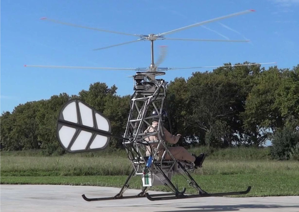 Pascal Chretien's prototype electric helicopter takes flight