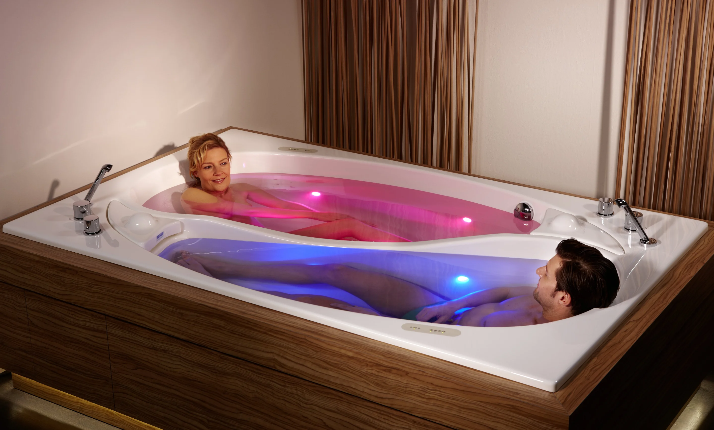 The Yin Yang couple bath – no more arguing over who gets the back rest (Photo: Trautwein)