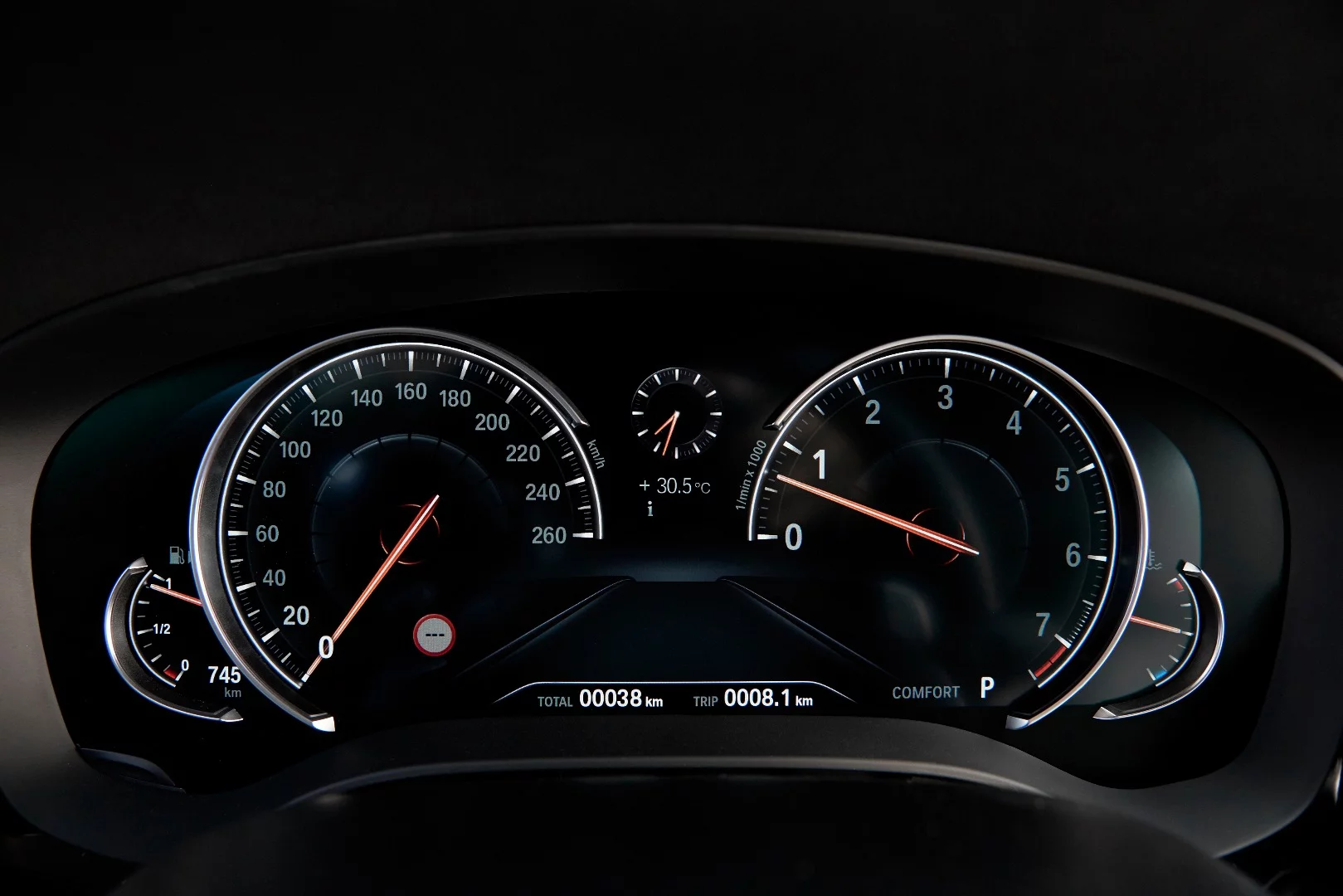 BMW has refreshed the instrument binnacle of the 5 Series