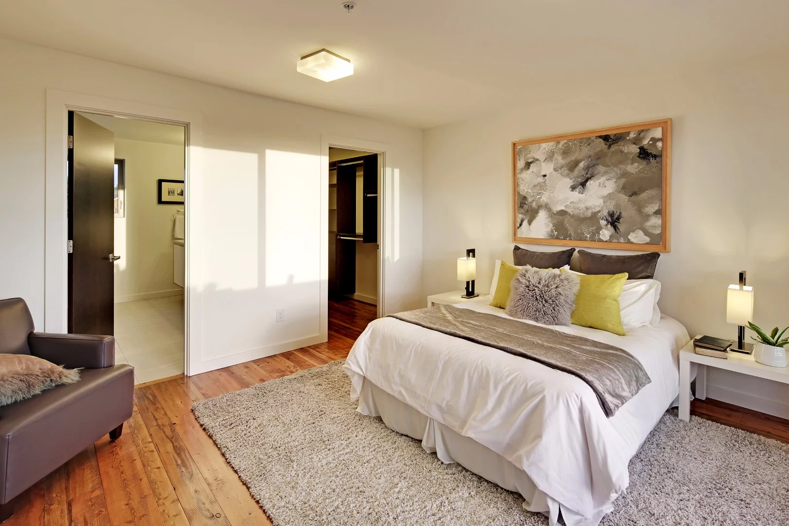 There are three living floors in each house above the commercial ground floor