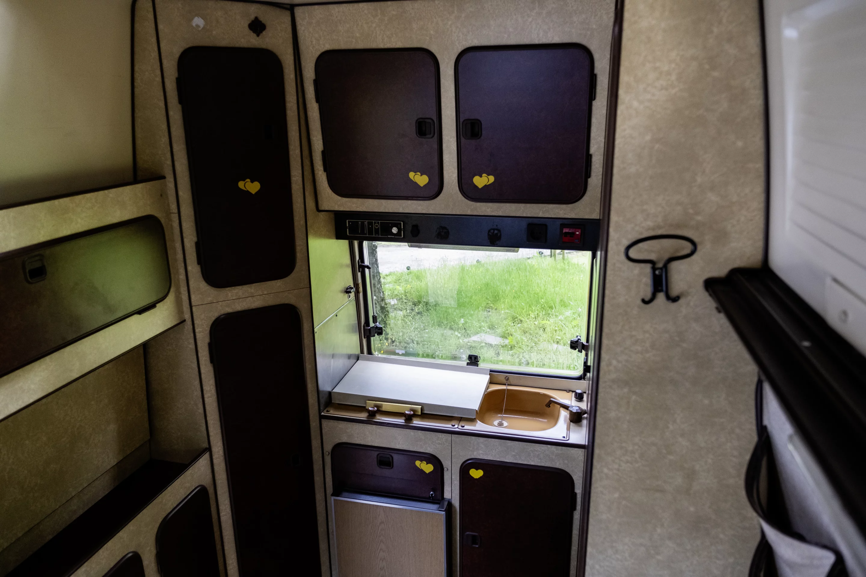 Below that boat-like roof tub, the original T1 Marco Polo had a simpler but equally functional layout as compared to today's vans