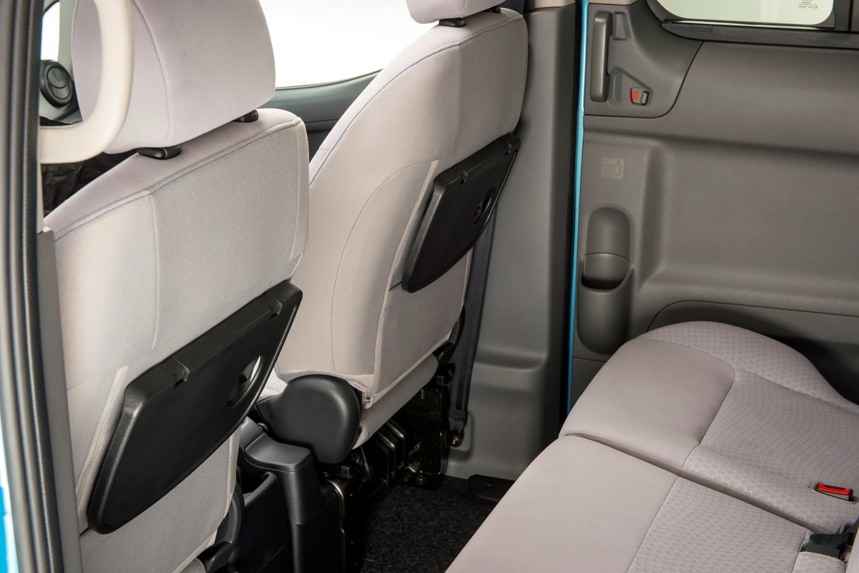 Nissan's e-NV200 will come in van or people mover configurations