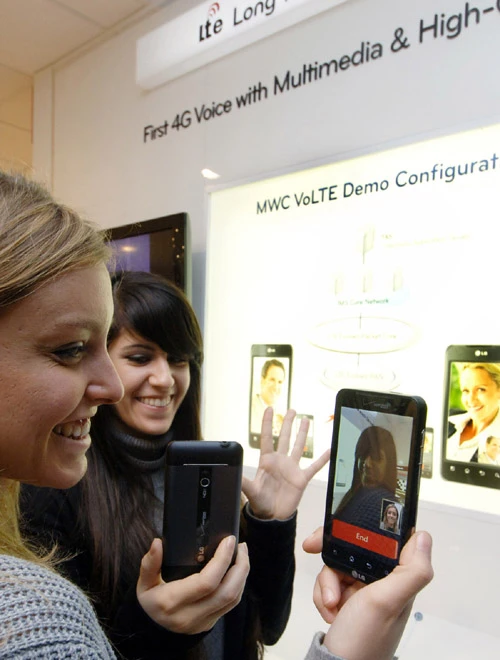 LG is demoing voice and video calls over LTE on its Revolution smartphone at this year's MWC